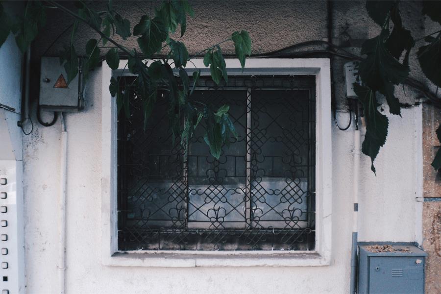 حفاظ پنجره اراک: معرفی انواع مدل‌ها و راهنمای انتخاب مقاوم‌ترین گزینه برای امنیت برتر